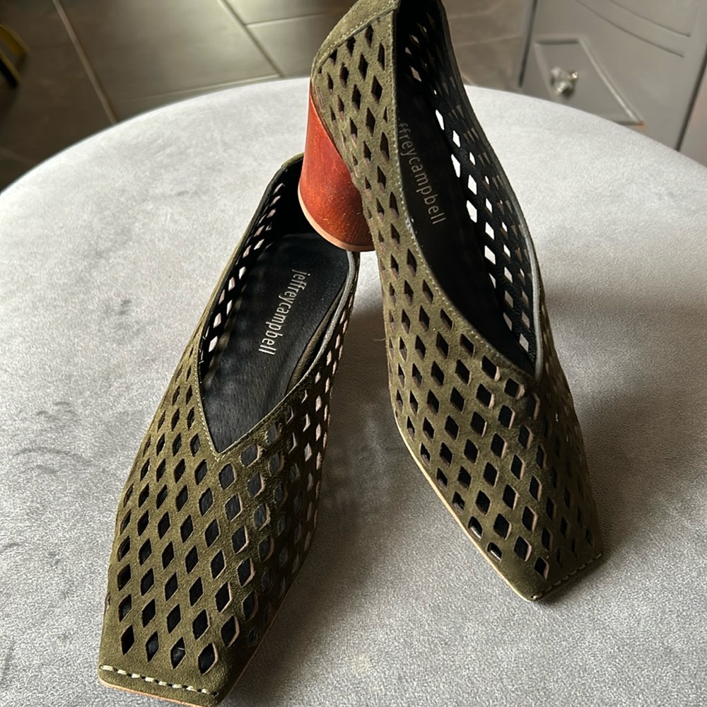 Jeffrey Campbell Olive Army Green Suede Heels 7M EUC